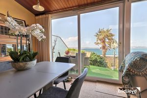 Photo 1- click for photo gallery